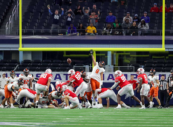 Gilmer vs Bellville UIL 4A Division 2 Final December 15, 2023 Photo-Tommy Hays10